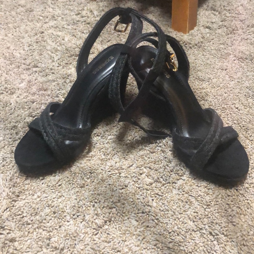 Express black wedges